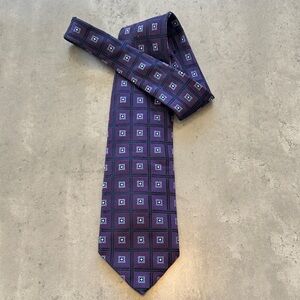 Elegant Geometric Purple Men's Tie 100% Silk